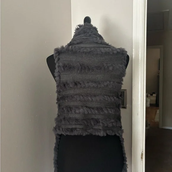 Love Token REAL RABBIT FUR shawl - Picture 3 of 7